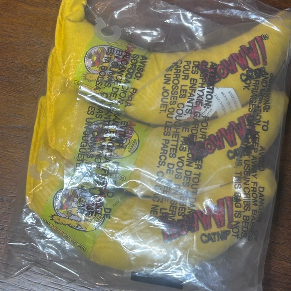 Catnip Banana Cat Toy - Yellow - Picture 5 of 6